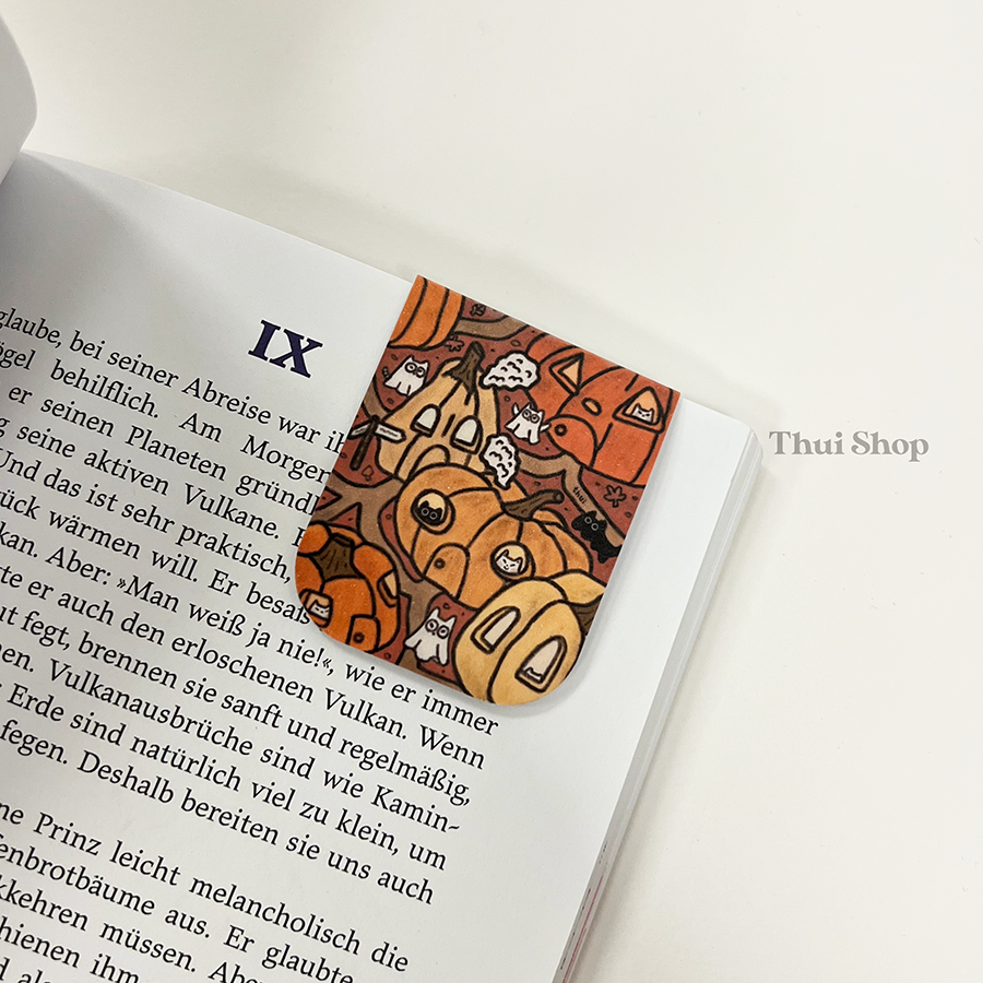 Frankie Pumpkin Town Magnetic Bookmark